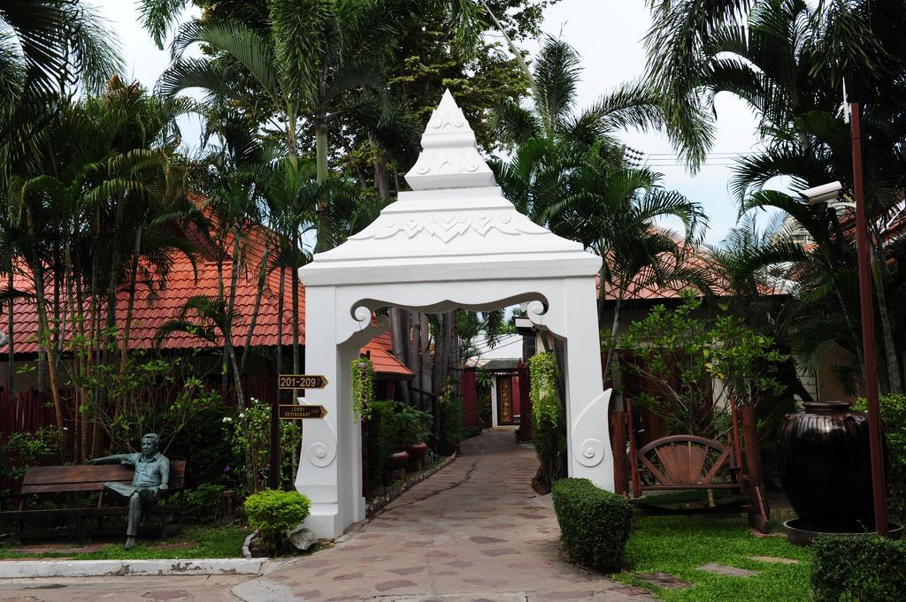 Napalai Pool Villa Resort Pattaya Bagian luar foto